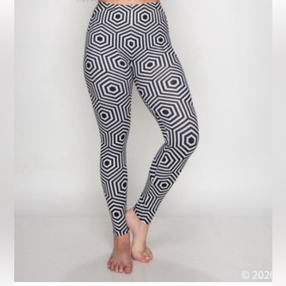 CALLIE MIZ Plus Hypnotic Hexagon Illusion Print leggings - one size fits most